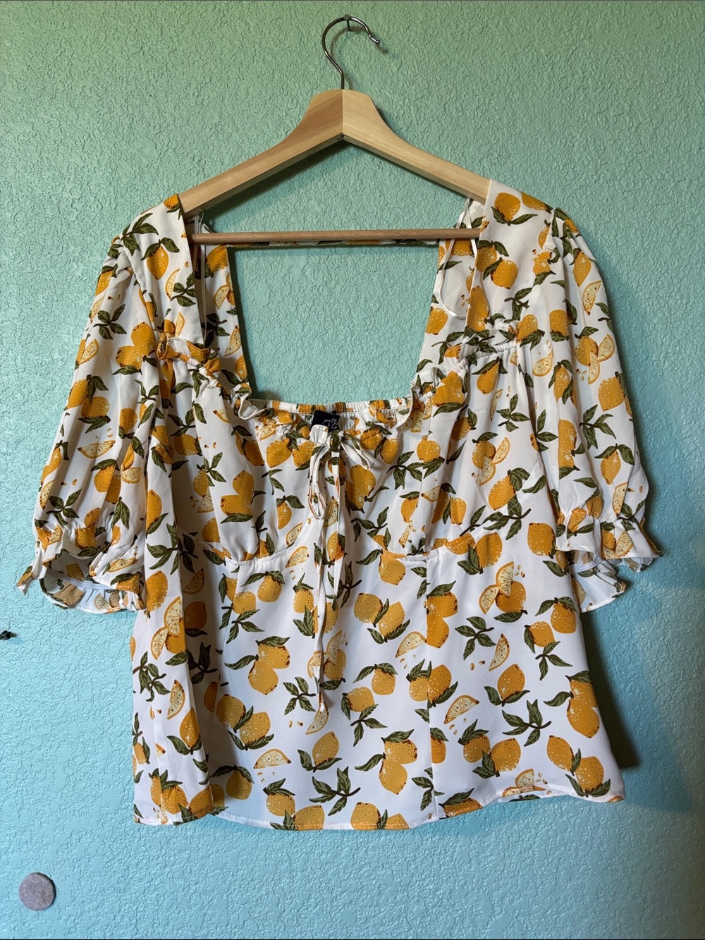 Milk and Honey White Lemon-Print Puff Sleeve Peasant Top Size 3X Like New